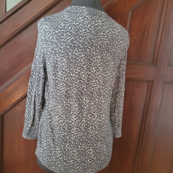 Talbots Womens Leopard Print Cardigan Sweater Medium Cotton & Rayon Blend Gray & - Picture 3 of 6